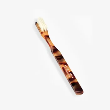 Cepillo de Dientes Histórico Cerdas Medianas Café Clásico Acca Kappa Ecuador